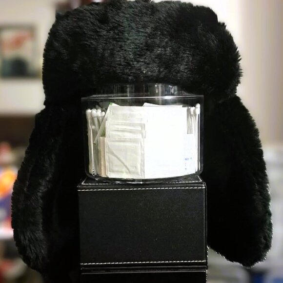 Cozy Unisex Winter Trapper Hat with Genuine Look Fur, Used Like New - Picture 3 of 7